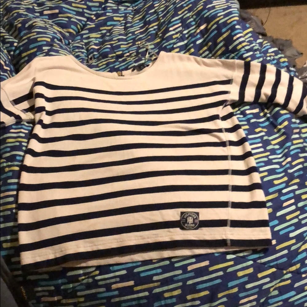 Quarter length sleeve Tommy Hilfiger sweater